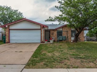 601 Bentwood Dr, Lewisville, TX 75067