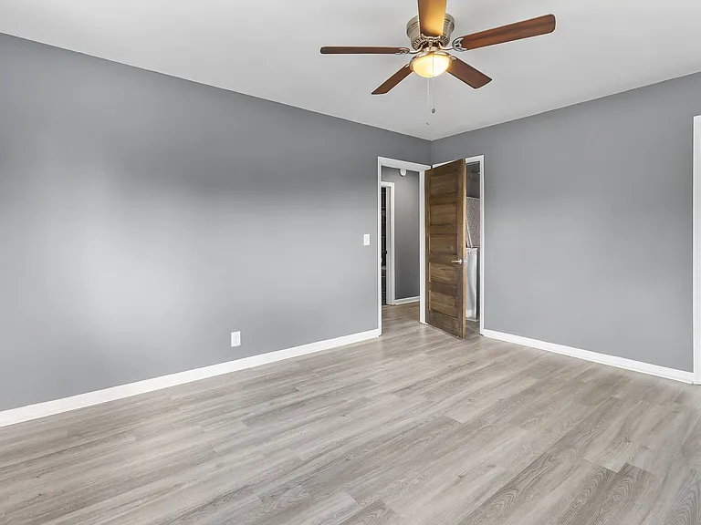 47 Moore Dr — Photo 17