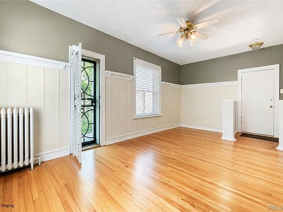 3rd image of 1356 N Pearl Street #202