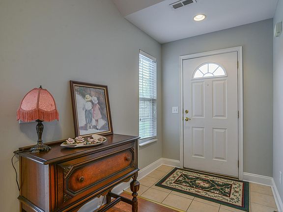 4th image of 214 Avonlea Pl Unit 214