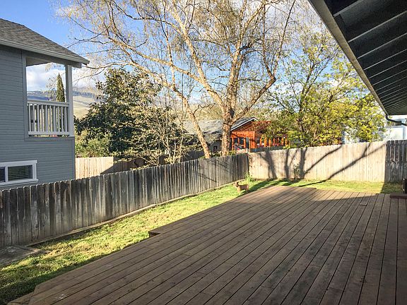 deck/fenced in back yard
