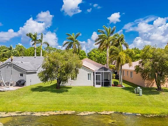 2nd image of 4421 Dogwood Cir