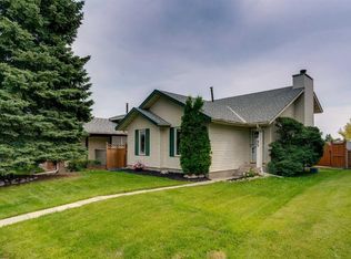 95 NW Shawglen Rise SW, Calgary, AB T2Y 1Z2