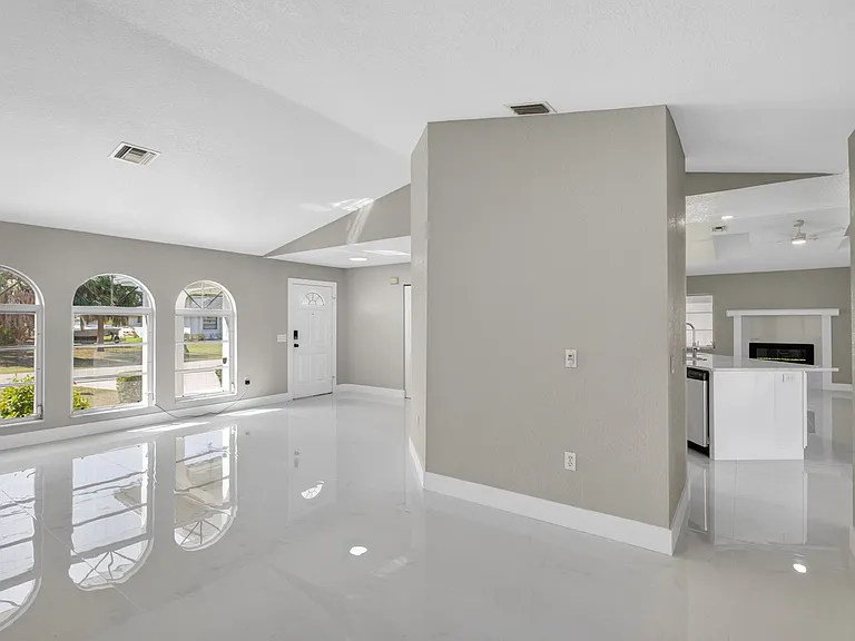 18662 Arapahoe Cir — Photo 13
