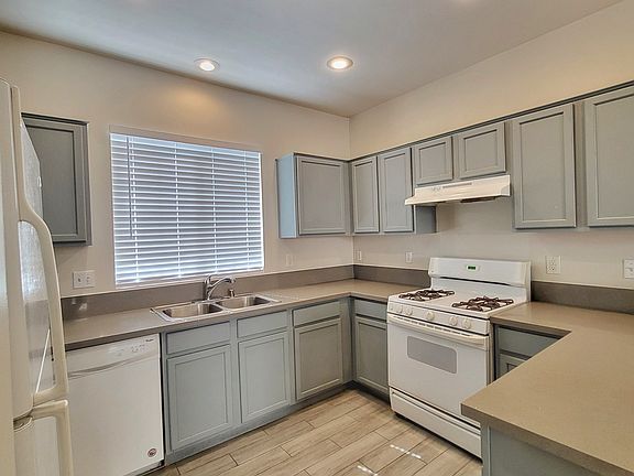 4th image of 2646 Cottonwillow St