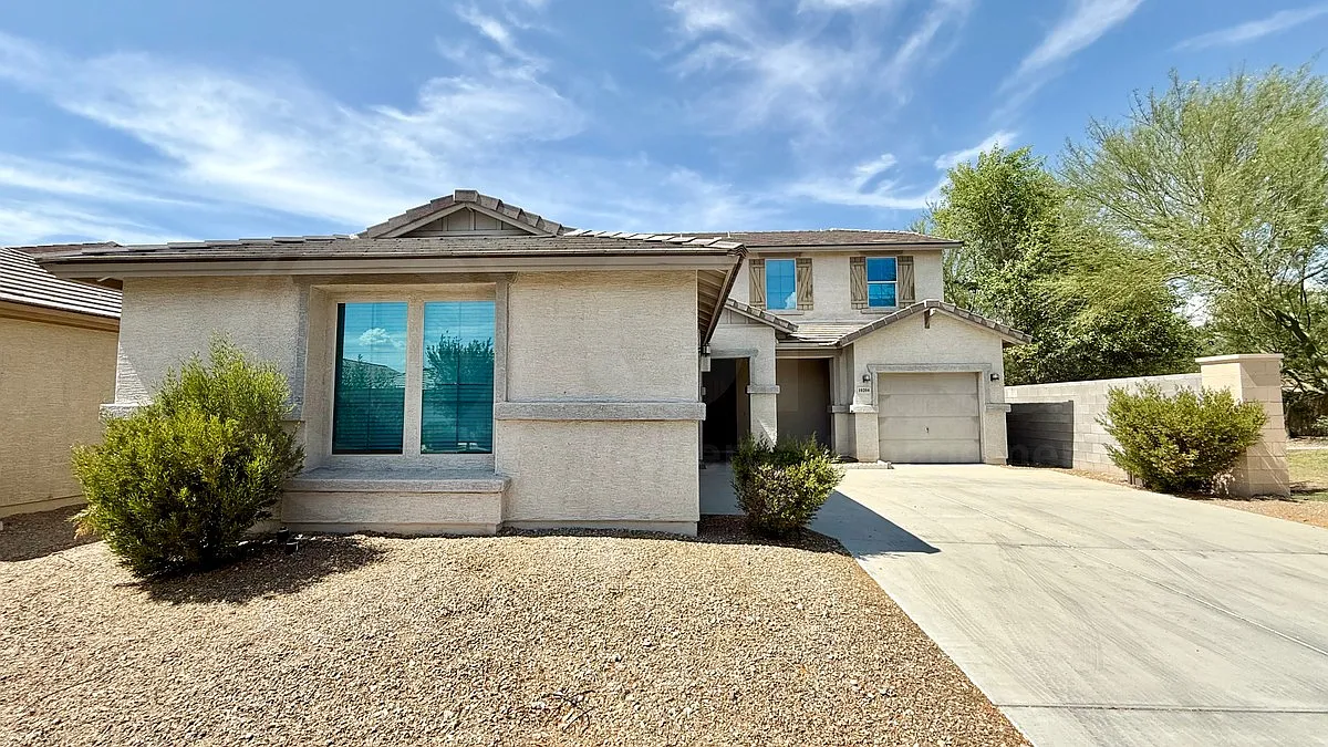 5 bed, 3.0 bath, 2661 sqft, $2,699 — Photo 2