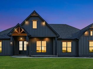 643 Chuckwagon Trl, Angleton, TX 77515