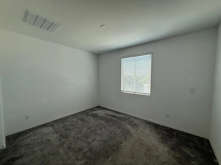 15744 W Jefferson St — Photo 4