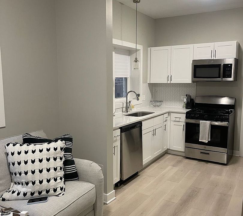1st image of 1824 W 22nd Pl #1R
