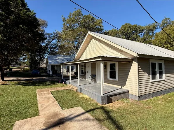 15-17 E 20th St, Lanett, AL 36863