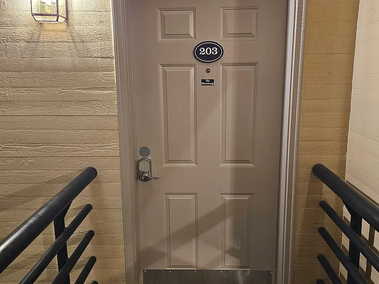 2000 Prospector Ave #203 — Photo 2