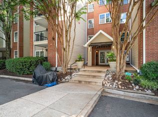 3315 Wyndham Cir #2221, Alexandria, VA 22302