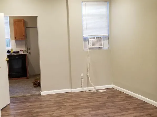 5556 Blakemore St, Philadelphia, PA 19138