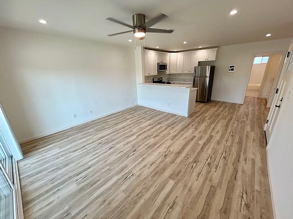 3rd image of 1811 Pacific Beach Dr APT 5