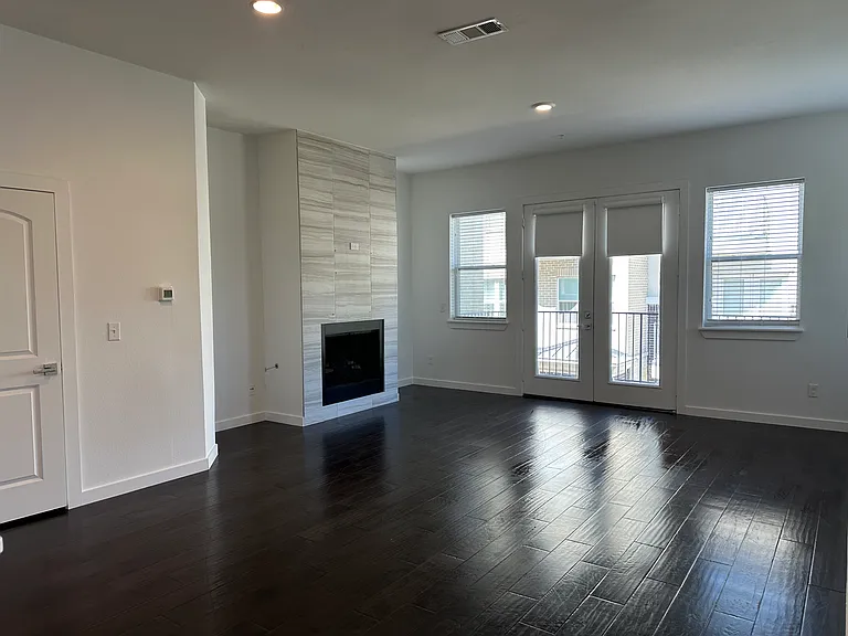 1211 Beaconsfield Ln #605 — Photo 7