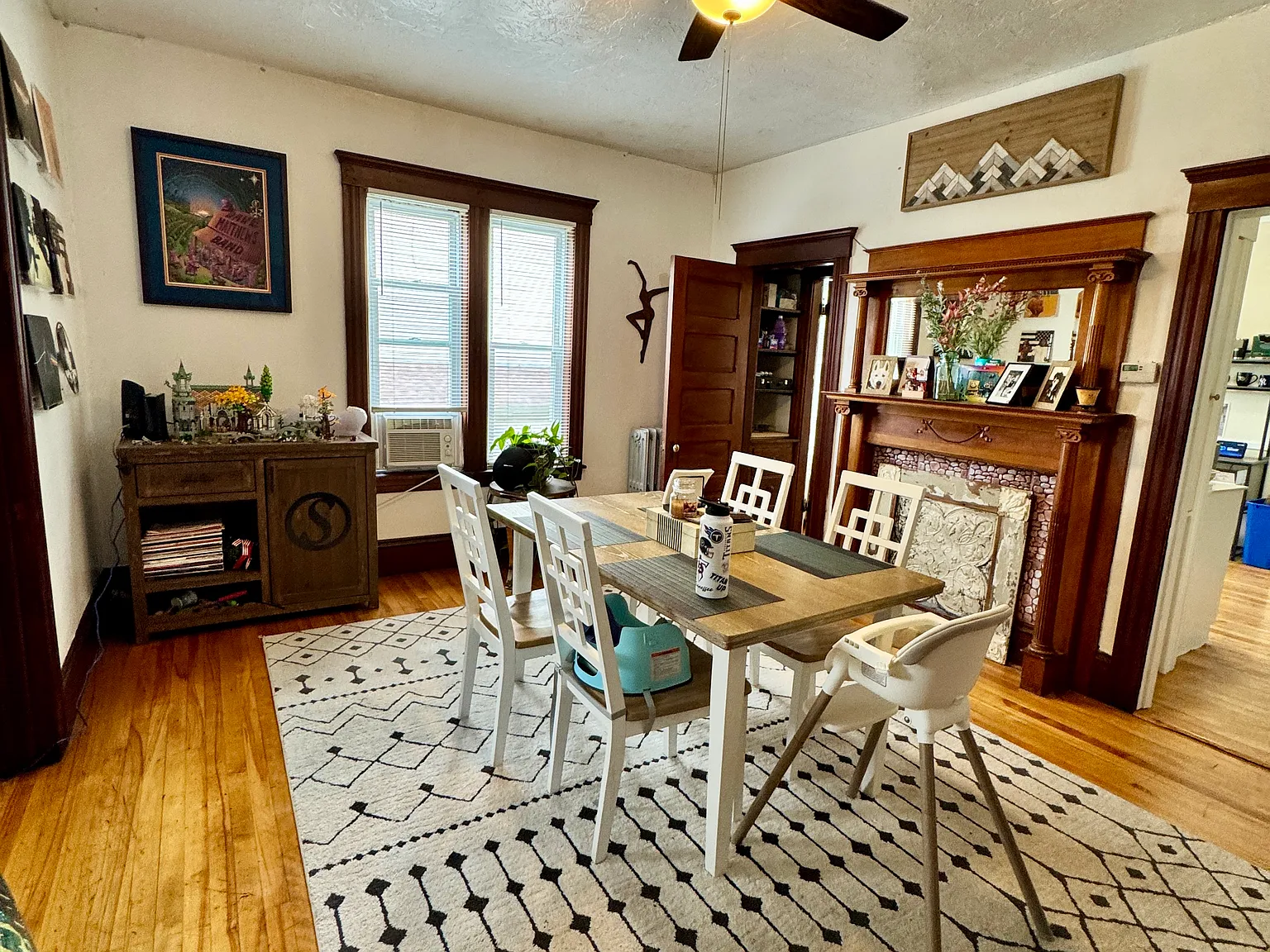 3 bed, 1357 sqft, $2,345 — Photo 4