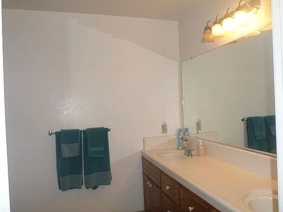 2nd image of 2395 Oxford Ave