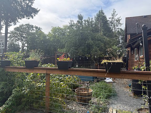 3rd image of 701 160th St S