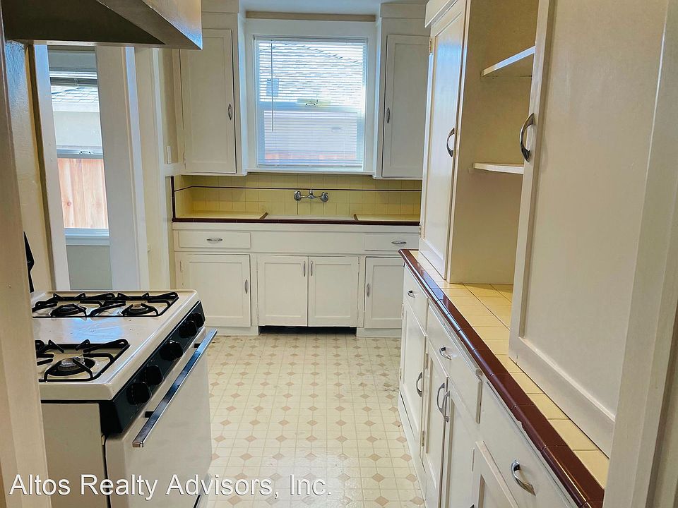 1st image of 75 Clayton Ave #2