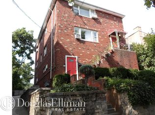 301 W 261st St, Bronx, NY 10471