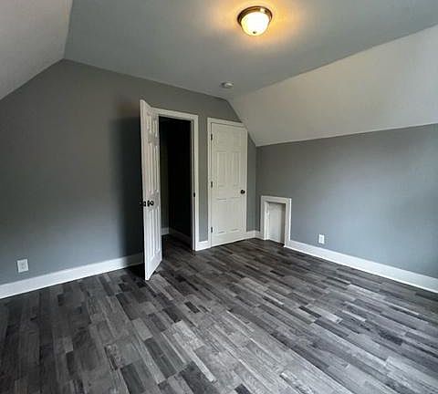 4th image of 49 Andrew Ave