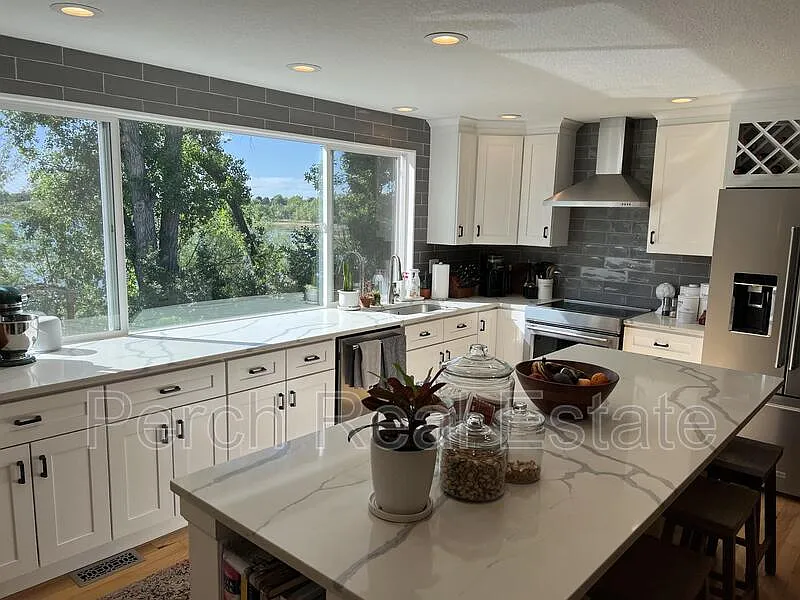 4 bed, 2.5 bath, 2037 sqft, $4,200 — Photo 1
