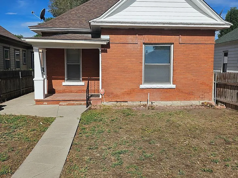 1223 Claremont Ave — Photo 1
