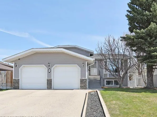 32 Upland Cres W, Brooks, AB T1R 0P9