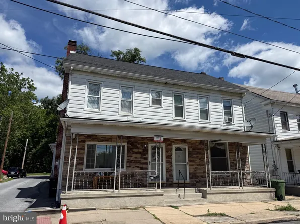 35 E Pottsville St, Pine Grove, PA 17963