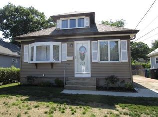 207 Milton Rd, Warwick, RI 02888