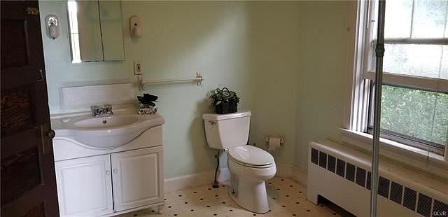 2nd image of 1009 Blackberry St