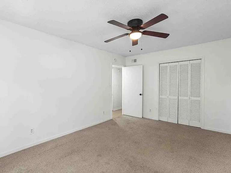 Chestnut Place Apartments — Photo 9