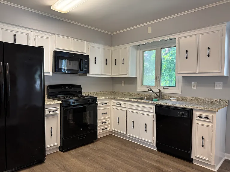 85 Rock Rd #1 — Photo 5