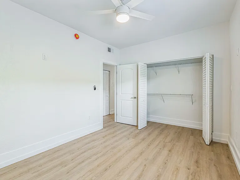 2918 W Bay Vista Ave #4 — Photo 5