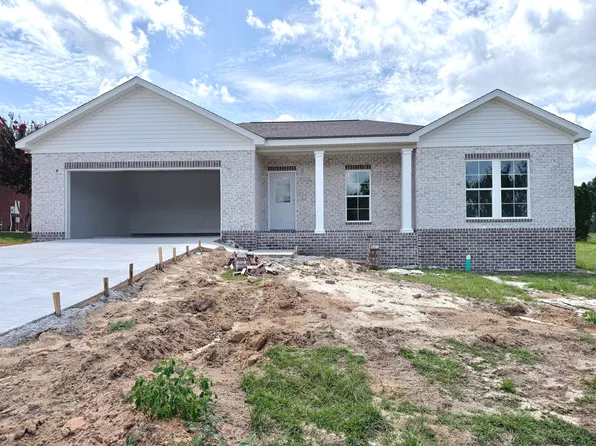 102 Lace Dr, Dothan, AL 36301