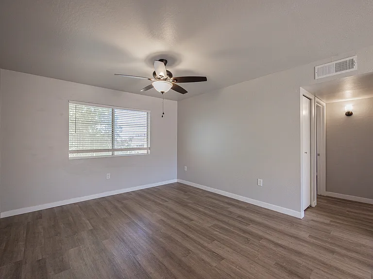 2 bed, 1.0 bath, 816 sqft, $1,350 — Photo 5
