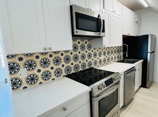 198 Connetquot Rd, Oakdale, NY 11769