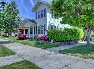 1110 N Haskell St, Central Point, OR 97502