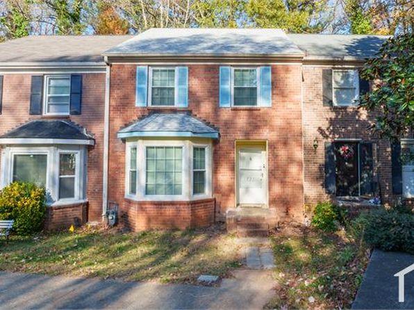 733 Twin Brooks Ct SE