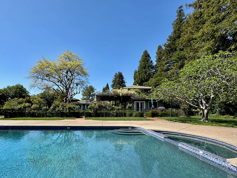 1701 Zinfandel Ln — Photo 30