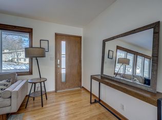 160 Colleen Ave, Shoreview, MN 55126