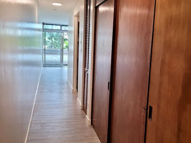 500 University Ave #305 — Photo 3