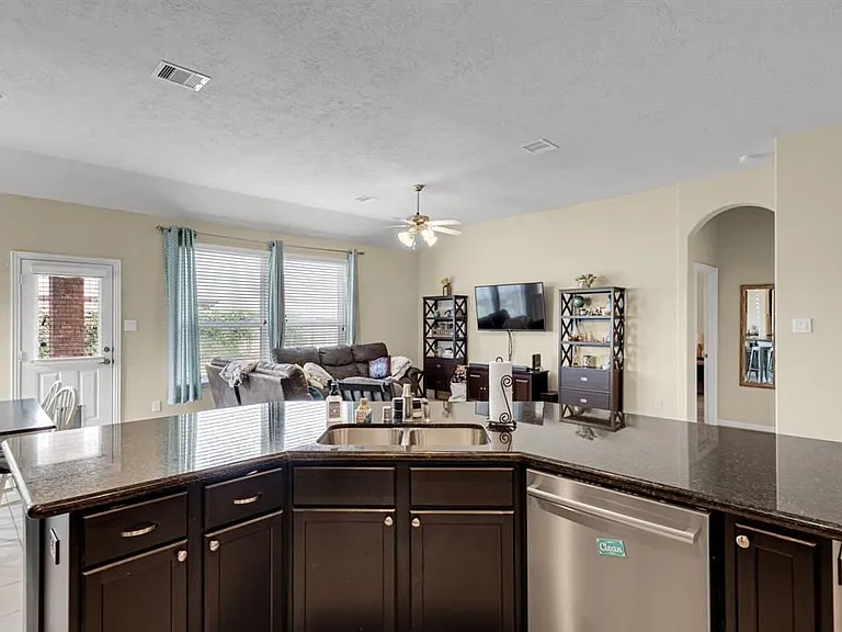3058 Winterberry Ln — Photo 10