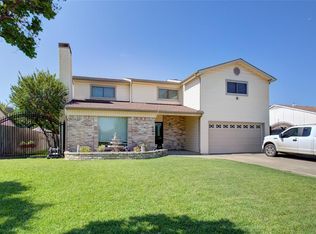 521 Buena Dr, Grand Prairie, TX 75052