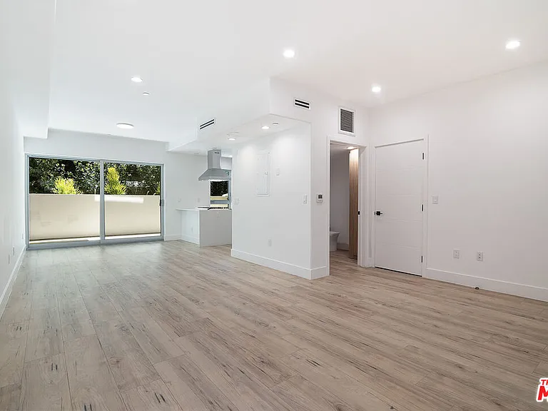 1236 N Fairfax Ave #2 — Photo 4