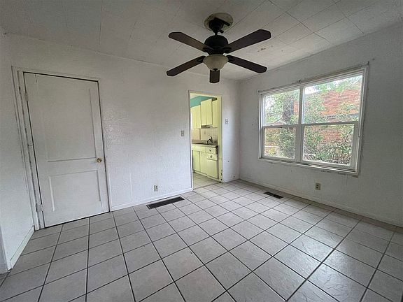 4th image of 1512 W 6th St