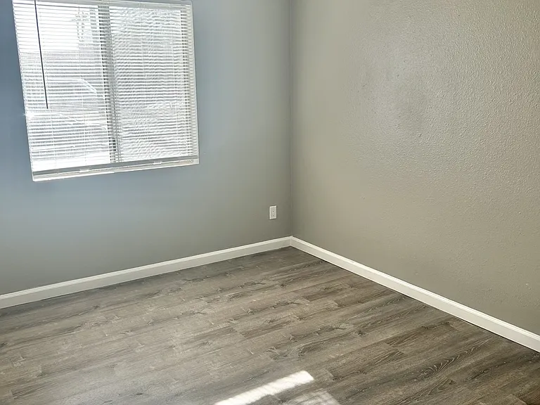 6425 Casada Way #25 — Photo 5