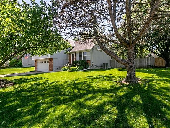 2nd image of 5524 Lewis Dr
