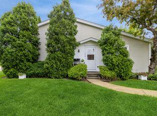 258 Inverrary Ln, Deerfield, IL 60015