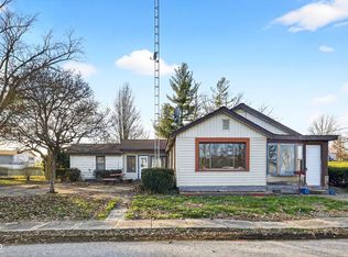 960 Stevens St, Mitchell, IN 47446